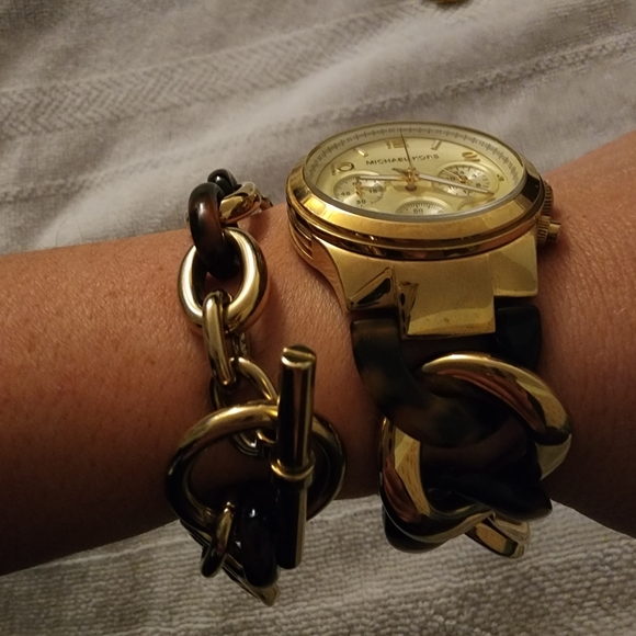 Michael Kors animal print watch & bracelet - Picture 7 of 11